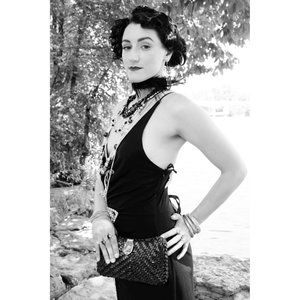 Vintage Ronora Black Woven Clutch Bag Fabulous Pre-loved Accessories